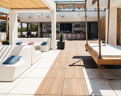 77-Degrees Rooftop-Bar 05