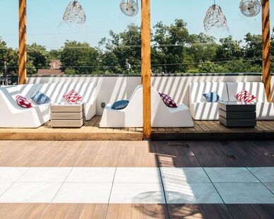 77-Degrees Rooftop-Bar 06