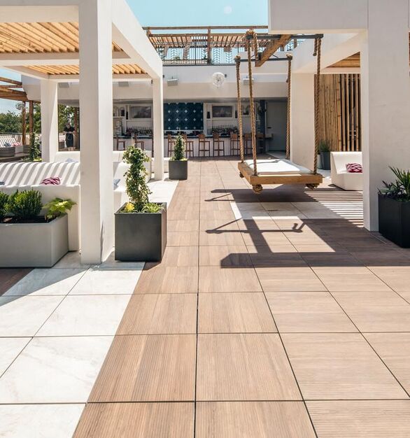 77-Degrees Rooftop-Bar 15