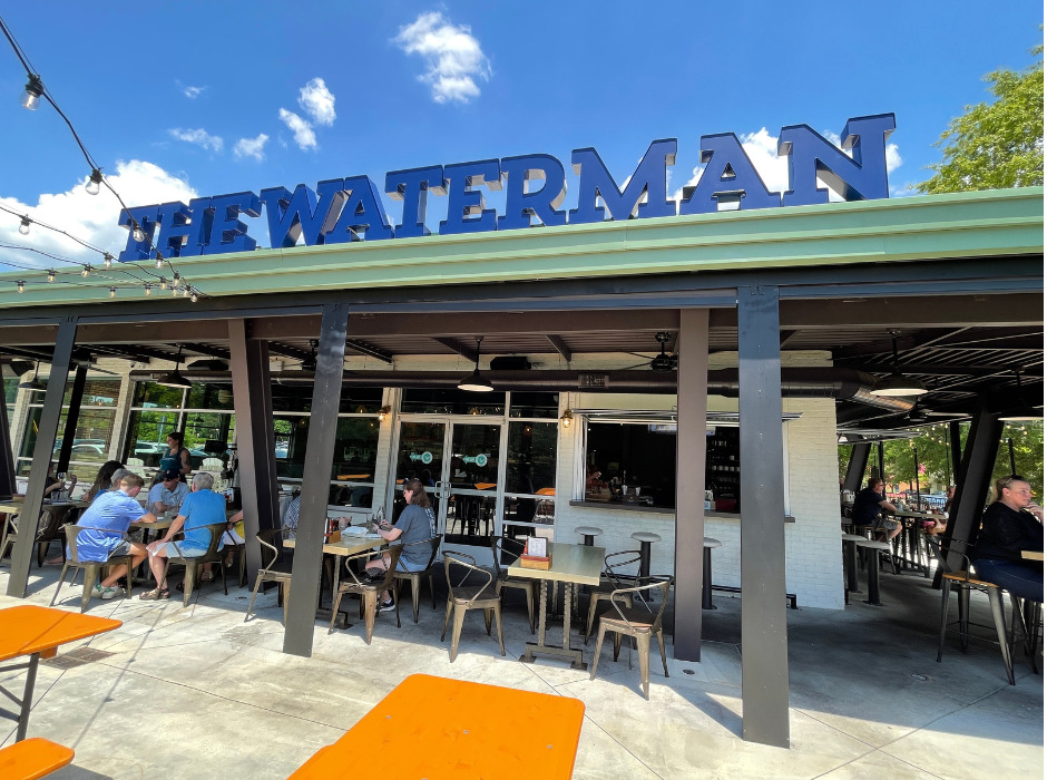 ActivWall Gas Strut Window at Outdoor Bar | ActivWall