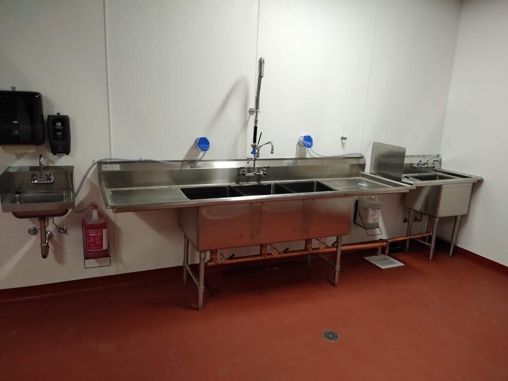 Amped kitchens, dish pit kitchen The Boelter Companies
