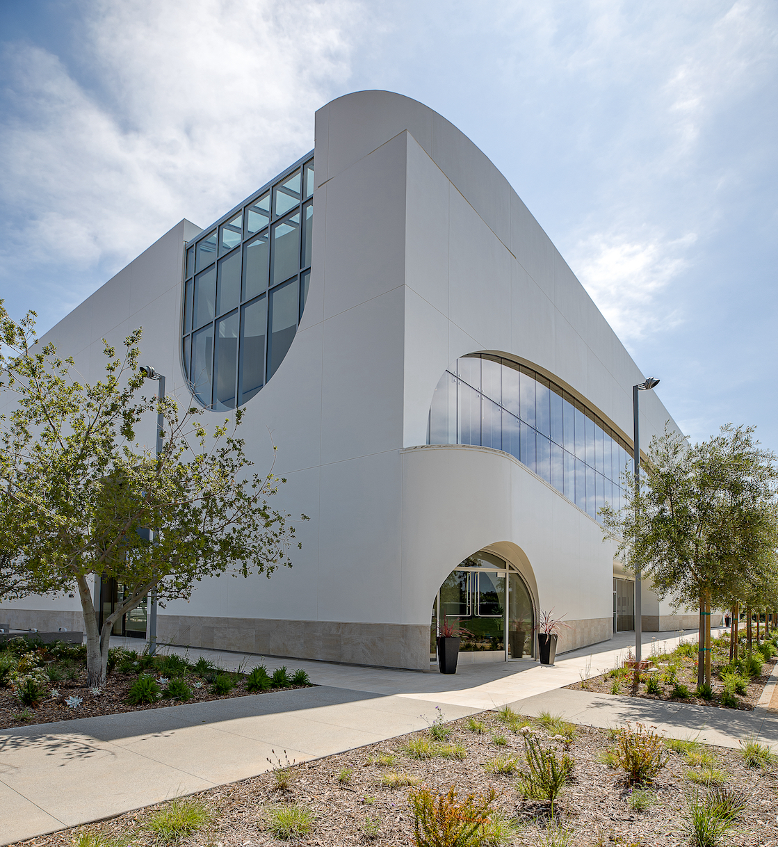 arched-glass-and-large-glass-facade-exterior-of-library