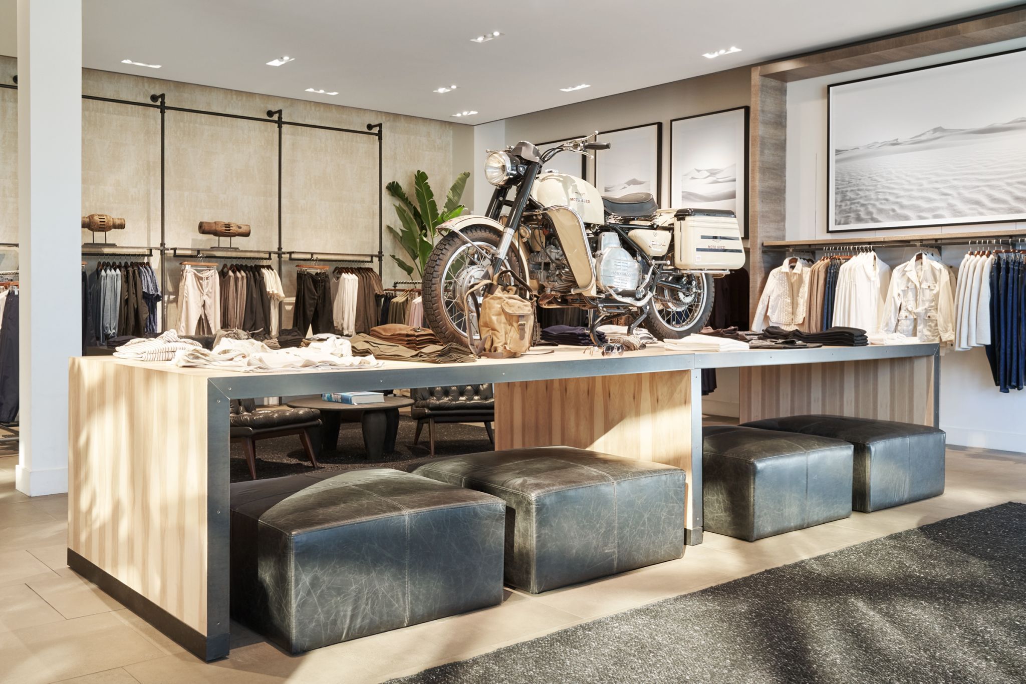 Banana Republic Fixture