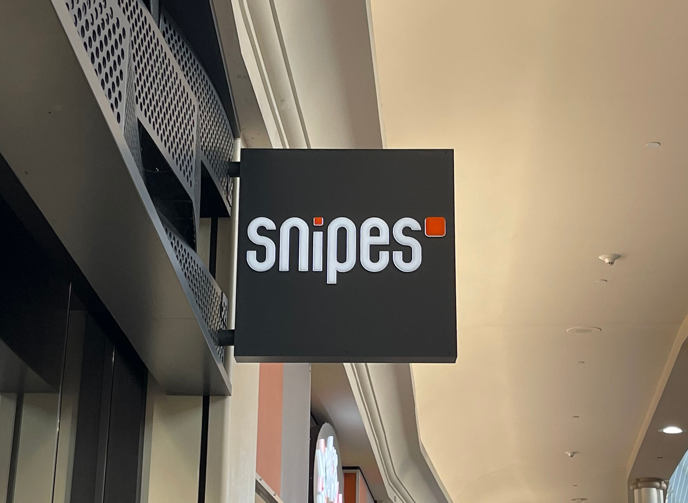 Blade-Signs-4, Gallery featuring services from Element 4 Signs & Graphics | Blade-Signs-4