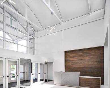 clear advantage lighting First Horizon National Corporation First Ops West entrance, The entrance to First Horizon National