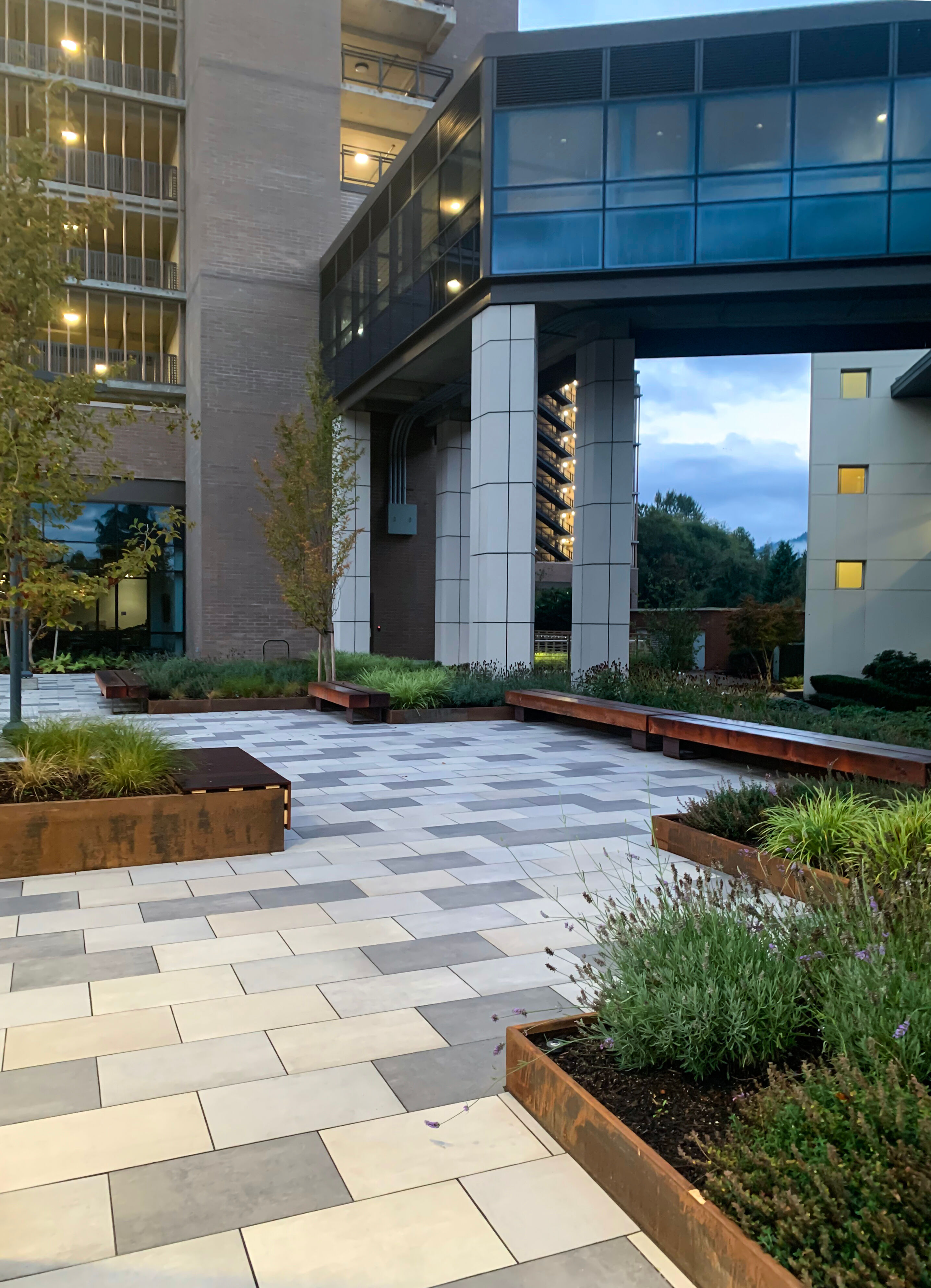 Costco Headquarters Parking Garage, Walkway and Rooftop Deck Archatrak