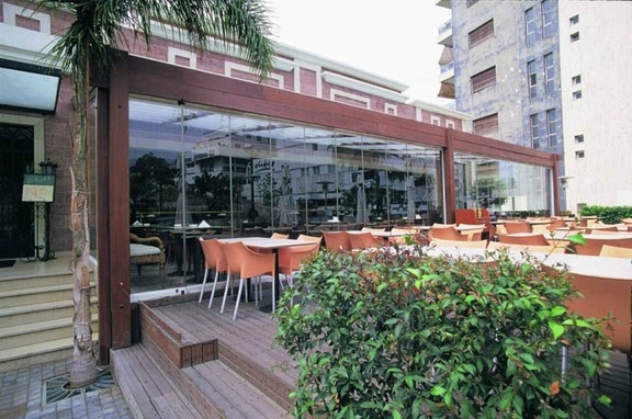 Johnson's Kitchen, brand, Johnsons Kitchen, a restaurant in Orange County, California used Cover Glass USAs folding glass