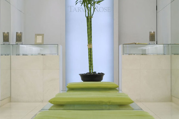 Taryn Rose, professional, A ceiling free of downlights and indirect illumination set this establishment apart from other