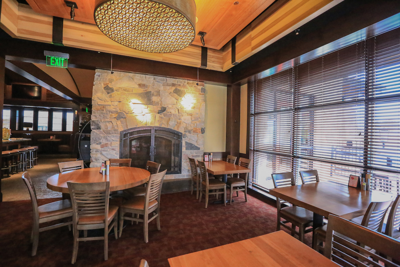 Dering Pierson Redstone American Grill - Burlington, MA | Dering