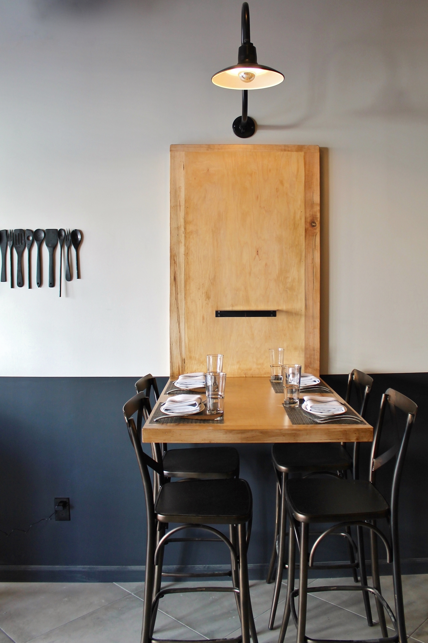 Dining table and seating layout design | Barn Light Electric