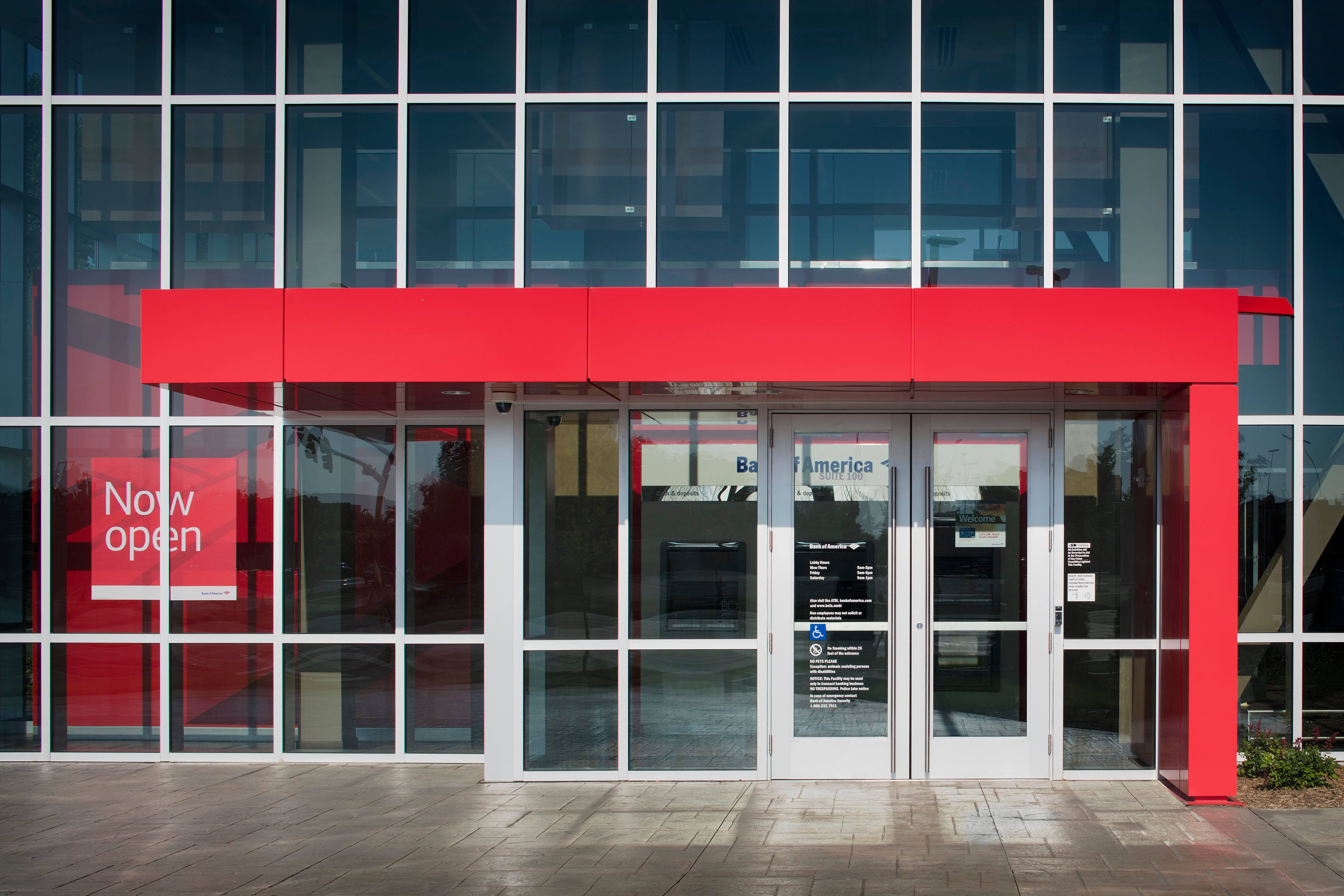 DJR Architecture US Bank Edina Minnesota Entrance DJR Architecture