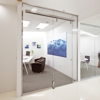 Interior Glass Wall Systems | dormakaba Americas