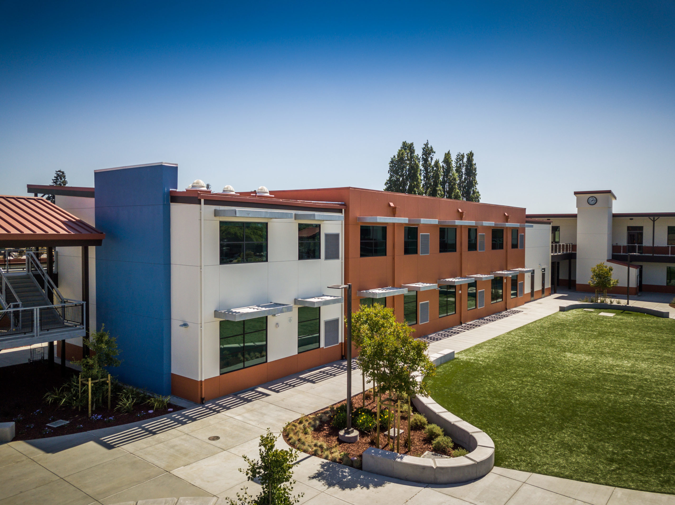 Elementary School All Weather Architectural Aluminum