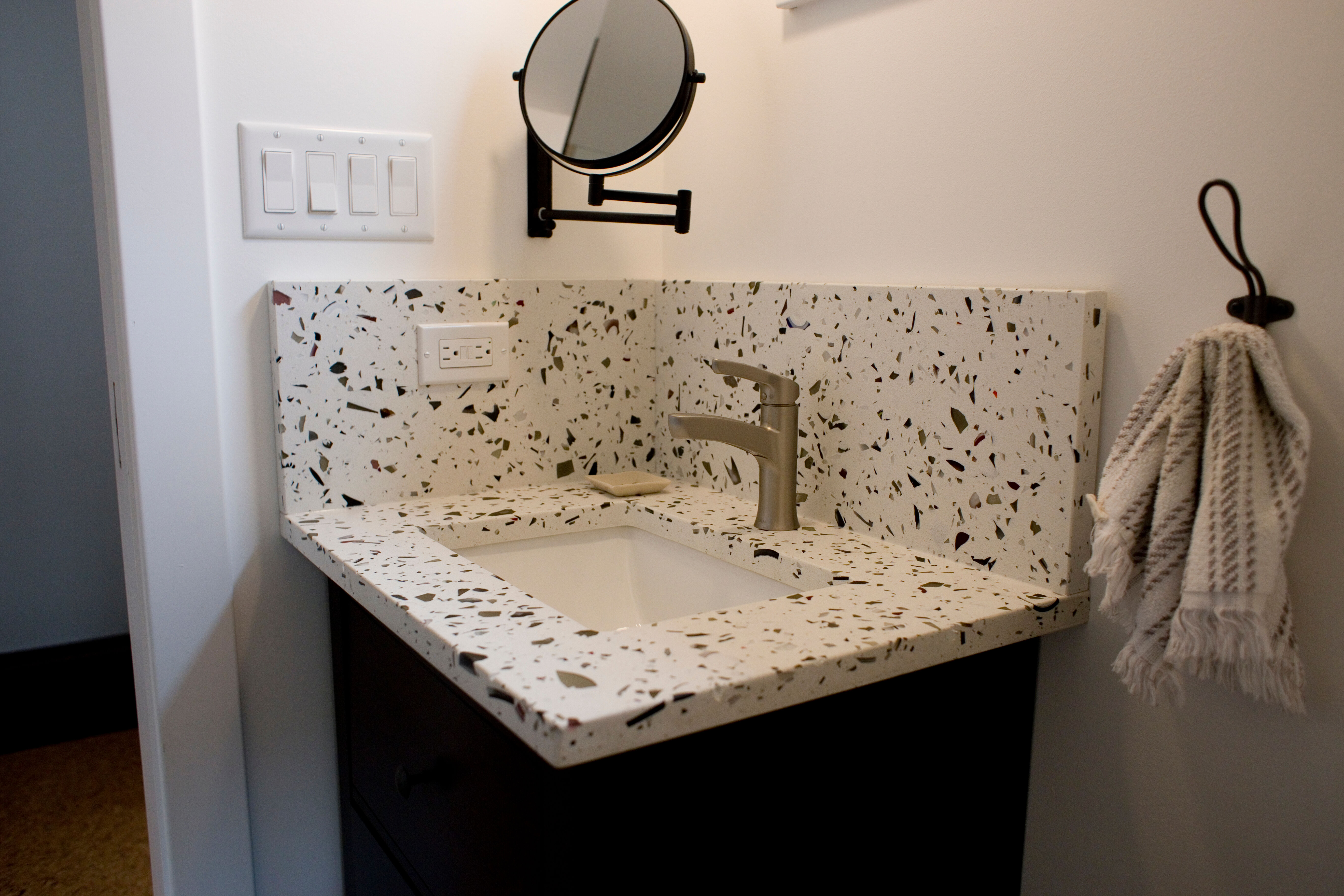 Gilasi Chicago Home Miraca Bathroom Vanity Countertop with Sidesplash
