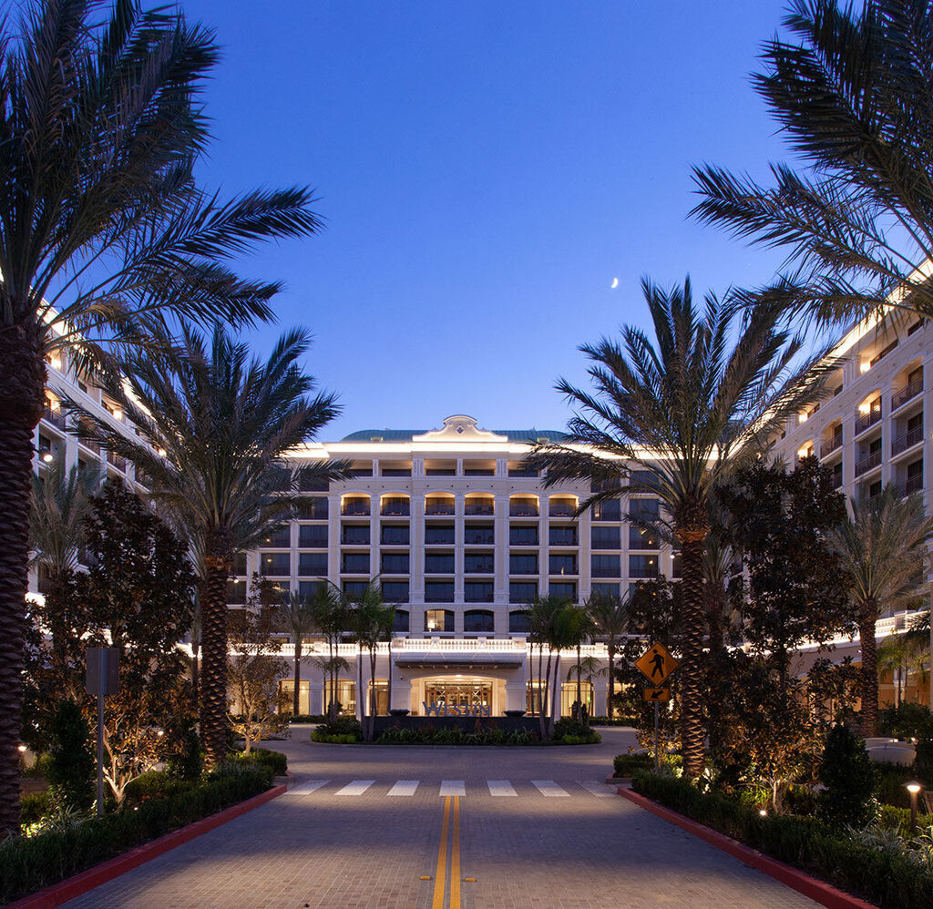 IMG 7913, Over 3,600 linear feet of the flexible linear DURATAPE HIVOLT ARCH was used to provide a visual line of light