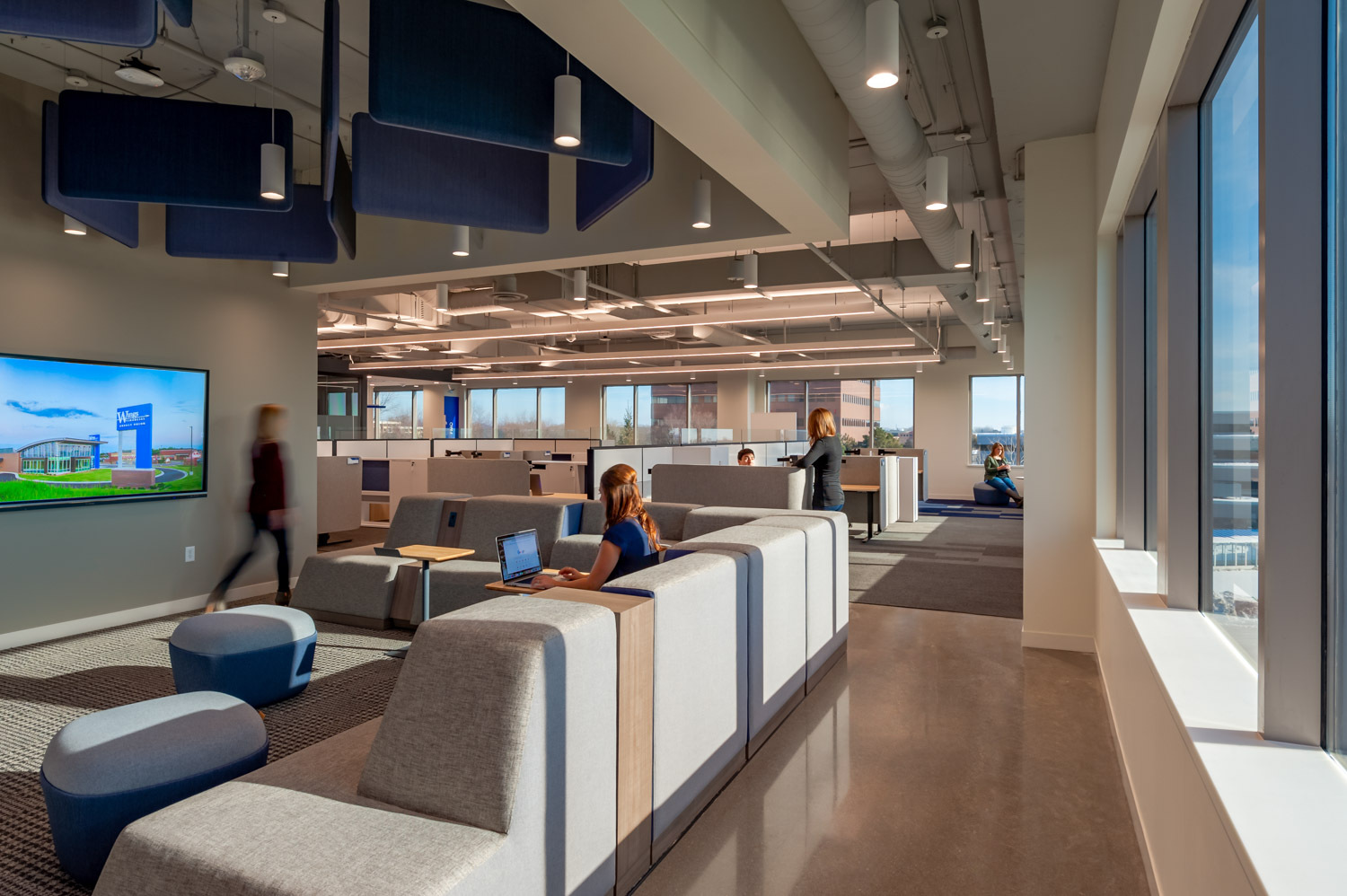 iSpace Environments Wings Financial Apple Valley Office Versatile