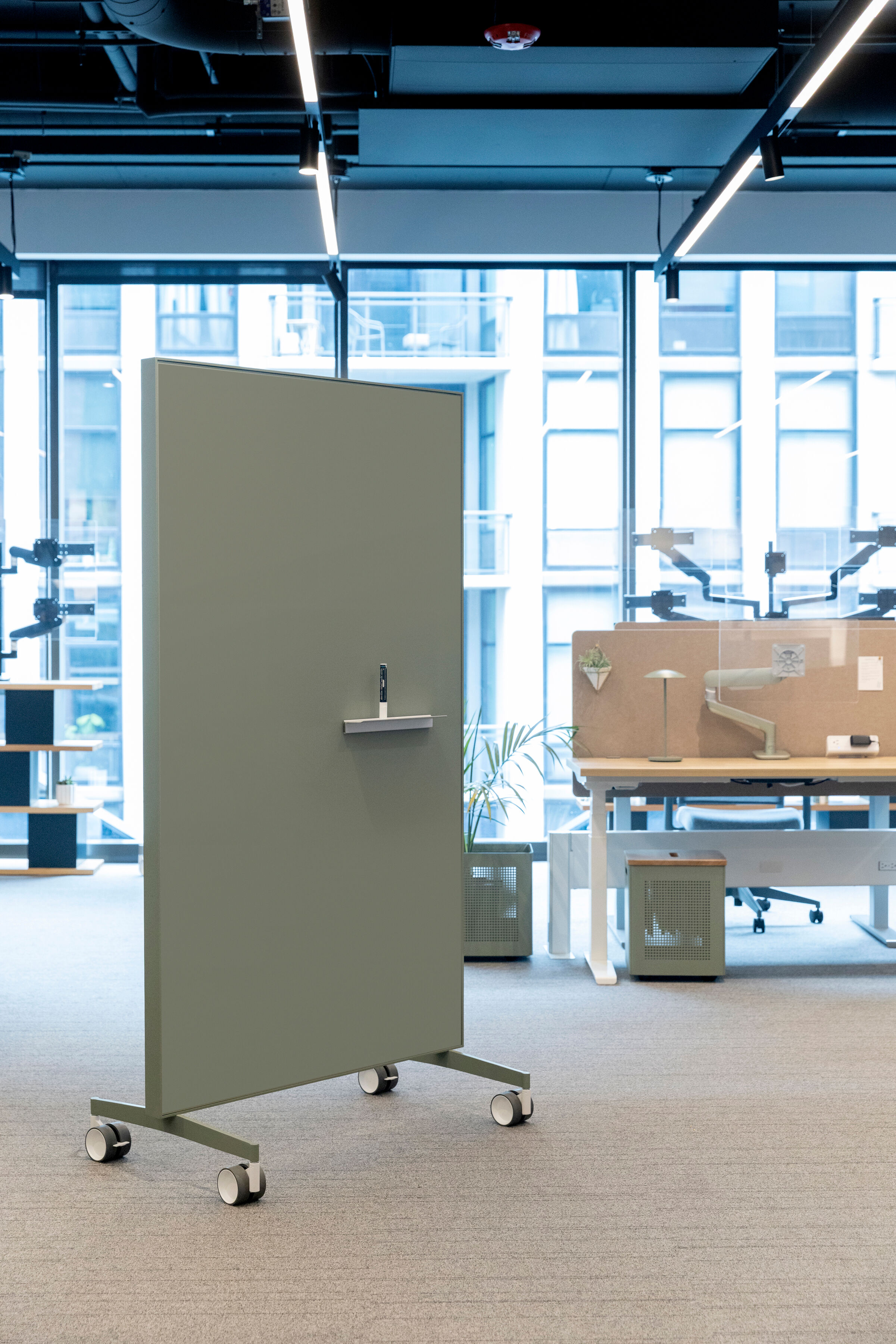 Markerboard-AX-2894, Markerboards featuring products from Fellowes | Markerboard-AX-2894