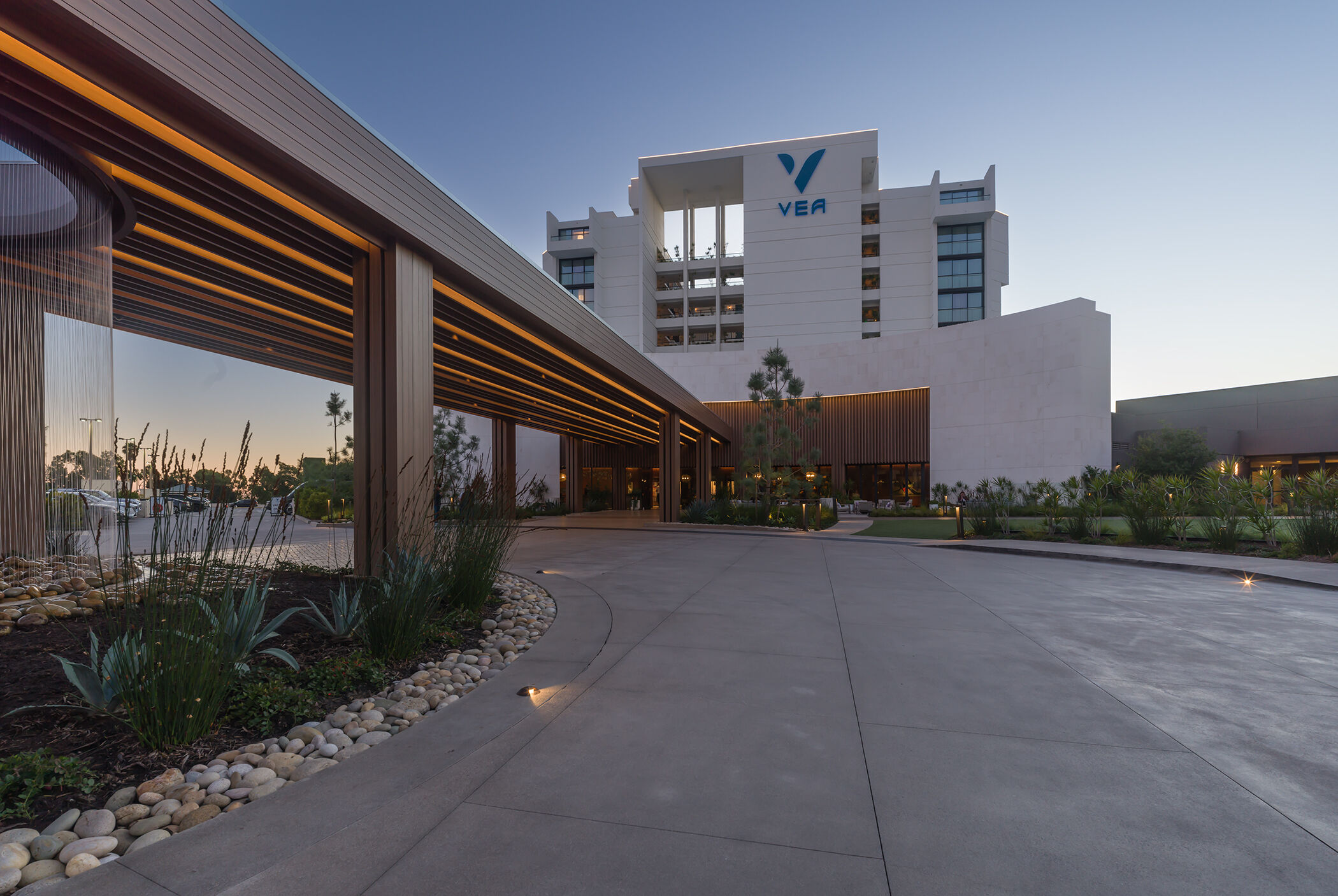 Marriott VEA Newport Beach, VEA’s lobby brings the outside in, with folding glass NanaWalls on both the front and backside