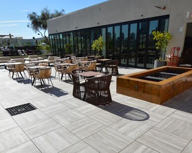 Mayfair-Hotel Pool-Deck 01