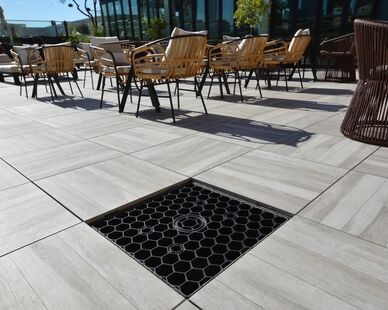 Mayfair-Hotel Pool-Deck 02