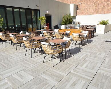 Mayfair-Hotel Pool-Deck 05