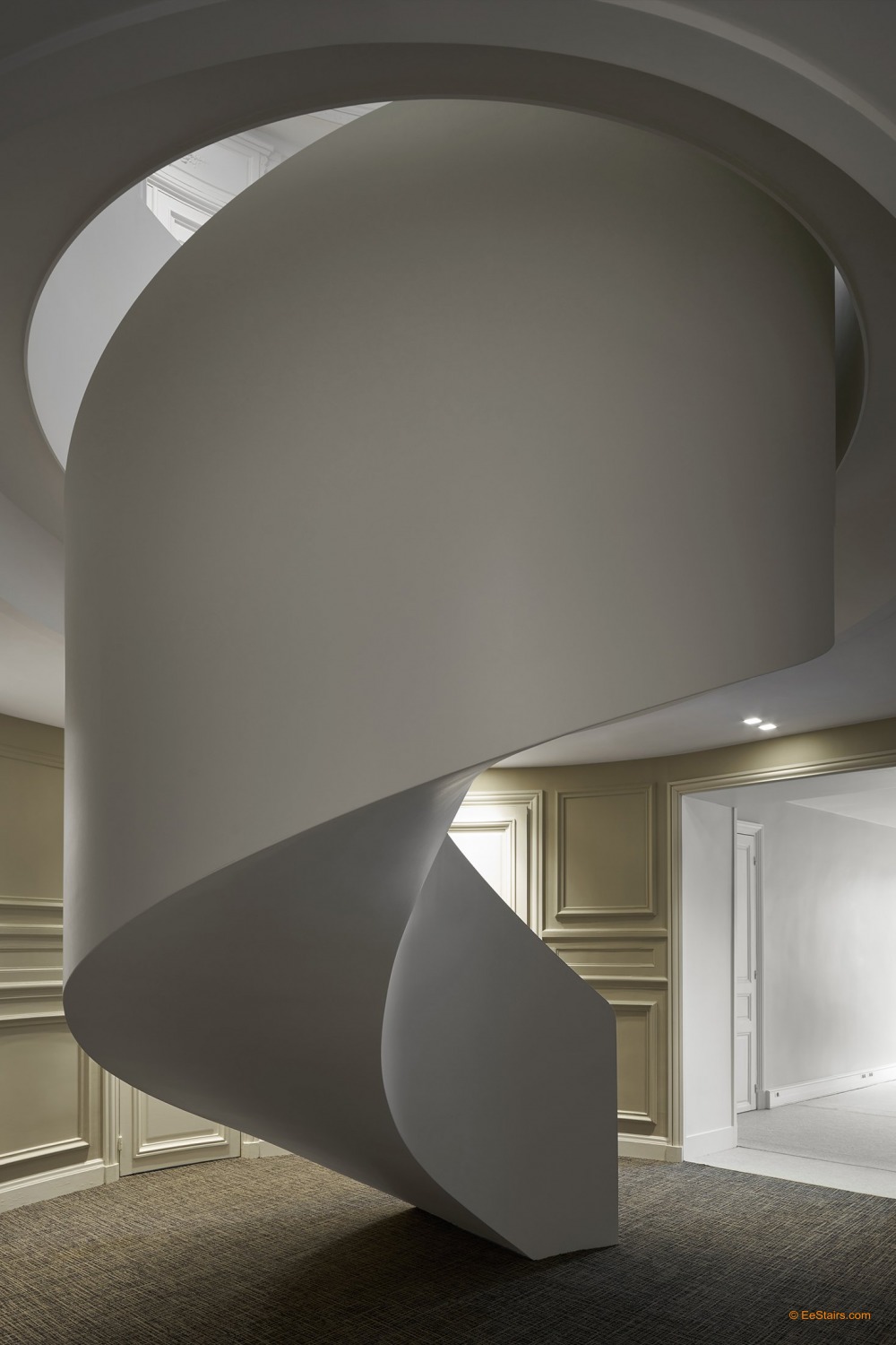 Paris’ Rue De Tilsitt EeStairs America Inc.