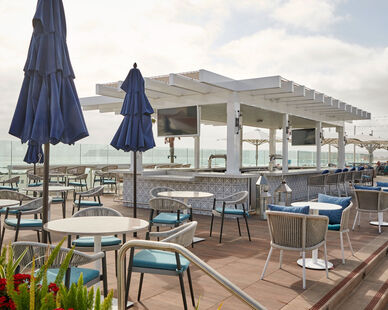 Sun-deck-bar-ocean-1680x850-1