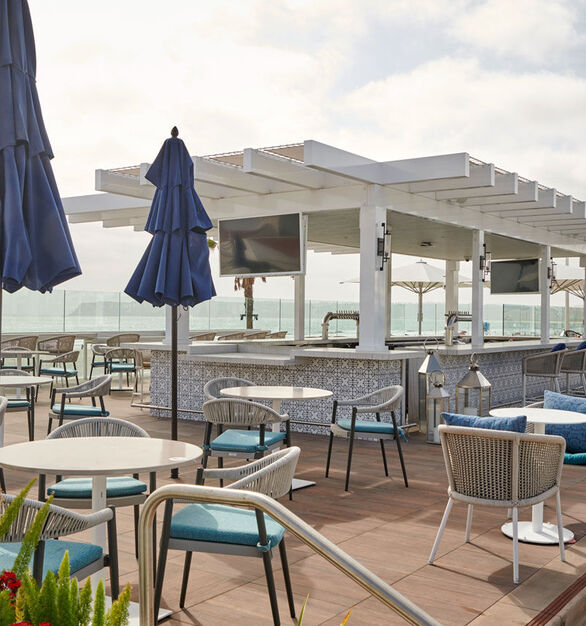 Sun-deck-bar-ocean-1680x850-1