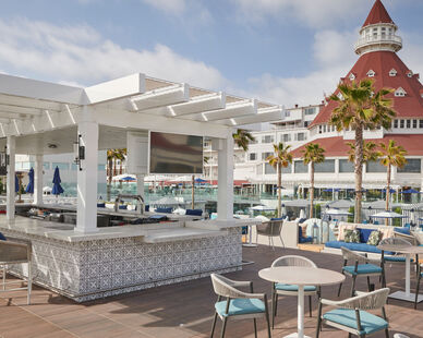 Sun-deck-bar-turret-1680x850-1