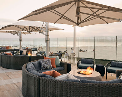 Sun-deck-couch-firepit-1680x850-1