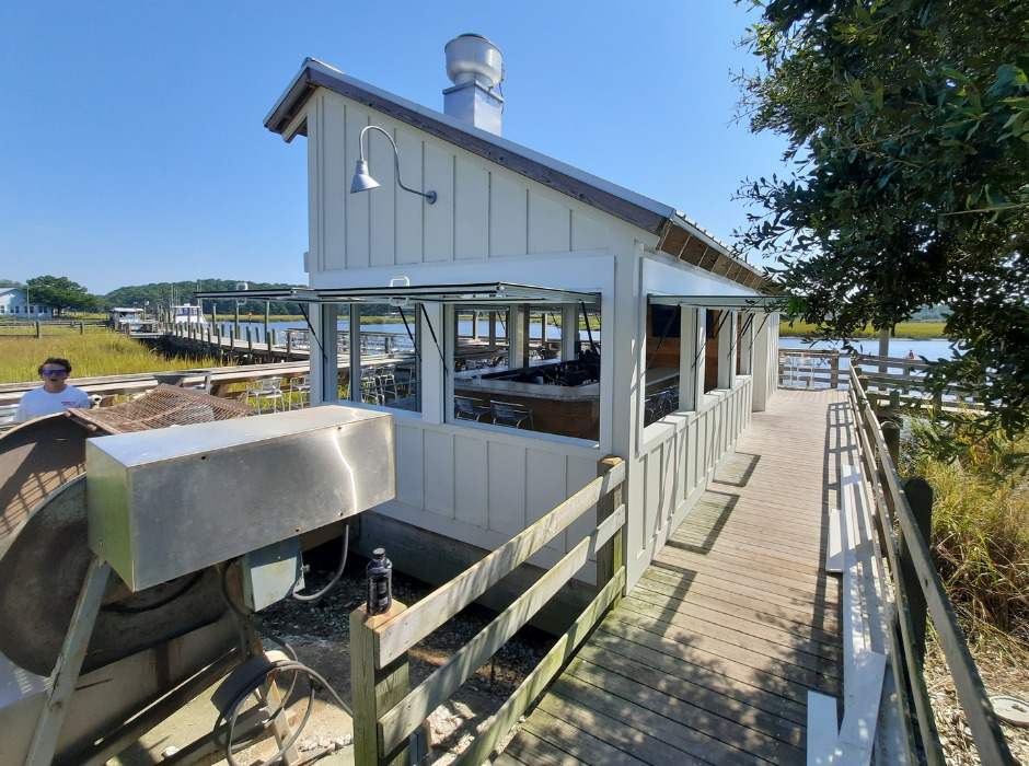 Waterfront Bar with ActivWall Gas Strut Windows | ActivWall
